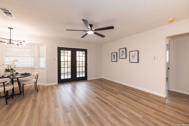 331 SHIN OAK DR, Live Oak, TX 78233