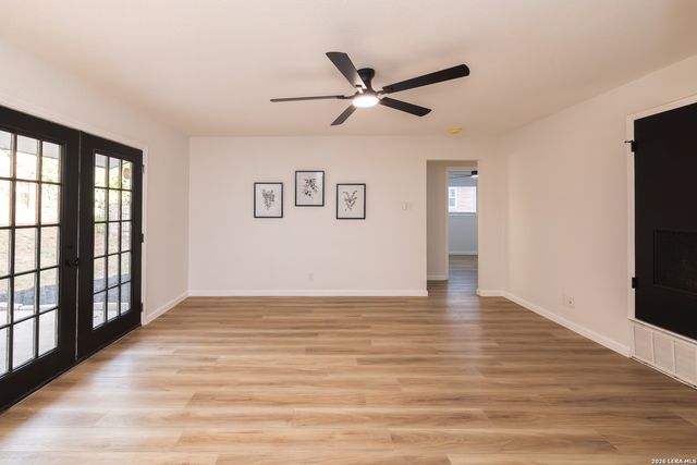 331 SHIN OAK DR, Live Oak, TX 78233