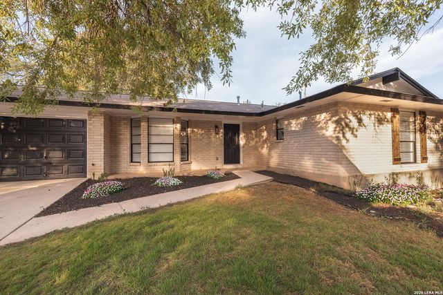 331 SHIN OAK DR, Live Oak, TX 78233