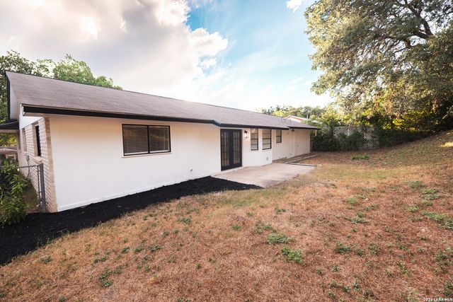 331 SHIN OAK DR, Live Oak, TX 78233