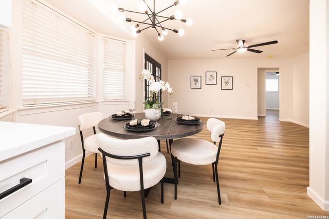 331 SHIN OAK DR, Live Oak, TX 78233