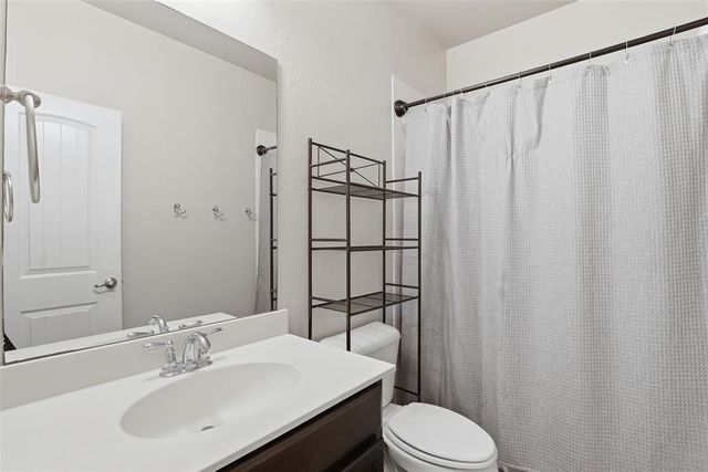 11008 SW 40th Street, Mustang, OK 73064