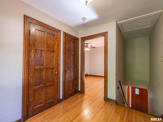712 S 6TH Street, Pekin, IL 61554