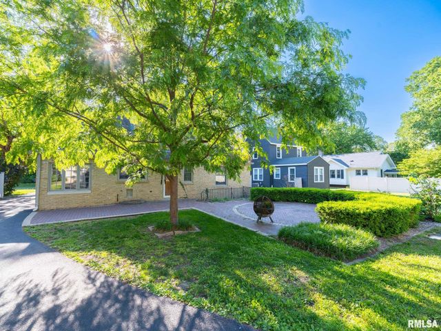 712 S 6TH Street, Pekin, IL 61554