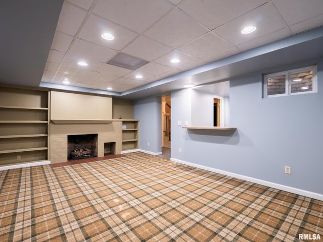 712 S 6TH Street, Pekin, IL 61554