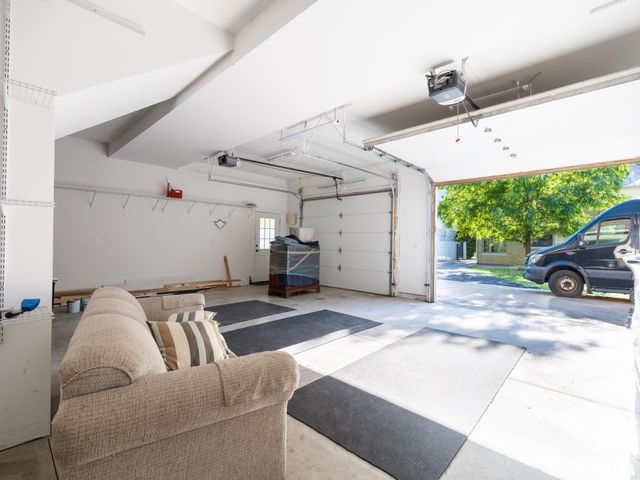 712 S 6TH Street, Pekin, IL 61554