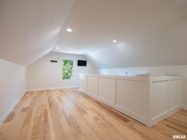 712 S 6TH Street, Pekin, IL 61554