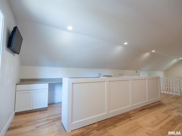 712 S 6TH Street, Pekin, IL 61554