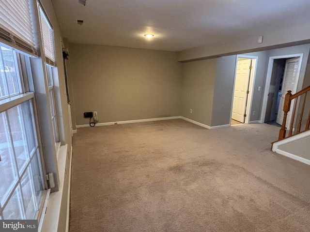 14657 WINTERFIELD DR, Centreville, VA 20120