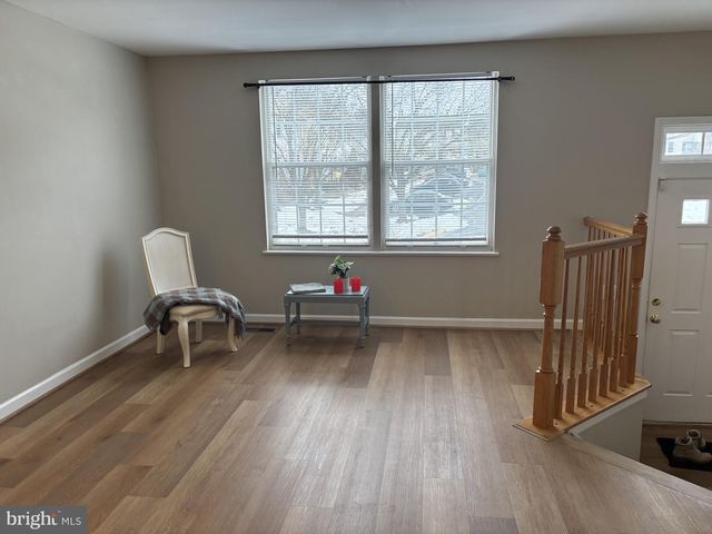 14657 WINTERFIELD DR, Centreville, VA 20120