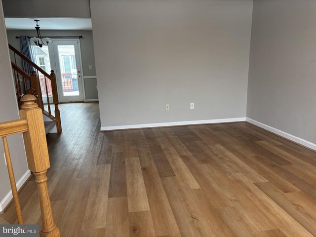 14657 WINTERFIELD DR, Centreville, VA 20120