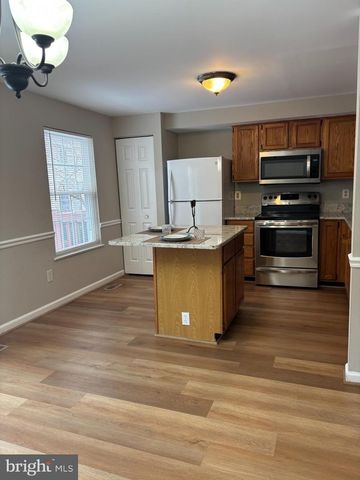 14657 WINTERFIELD DR, Centreville, VA 20120