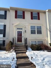 14657 WINTERFIELD DR, Centreville, VA 20120