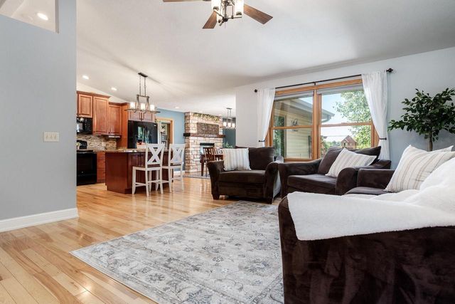 4468 Deer Point Drive, Janesville, WI 53546
