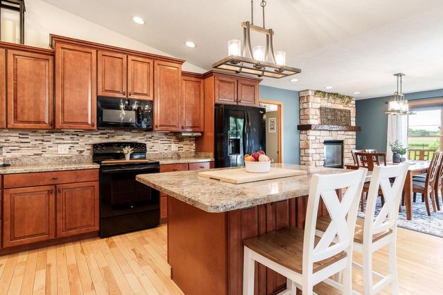 4468 Deer Point Drive, Janesville, WI 53546