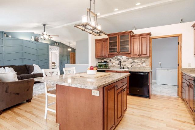 4468 Deer Point Drive, Janesville, WI 53546