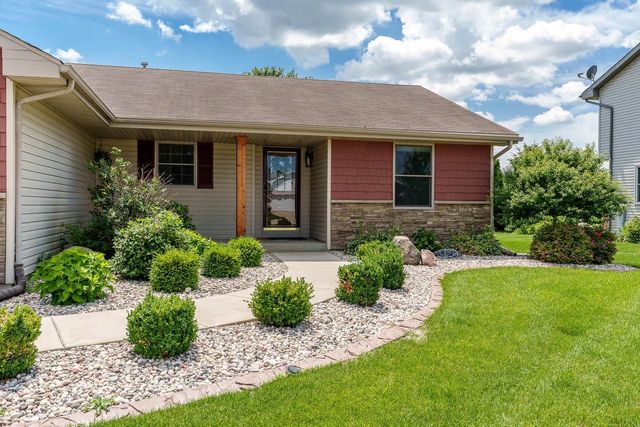 4468 Deer Point Drive, Janesville, WI 53546