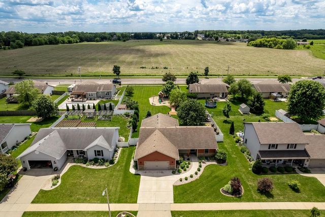 4468 Deer Point Drive, Janesville, WI 53546