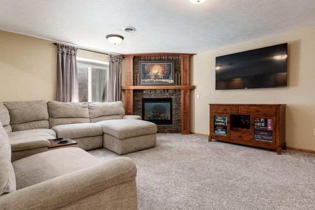 4468 Deer Point Drive, Janesville, WI 53546