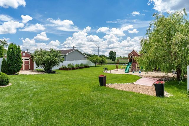4468 Deer Point Drive, Janesville, WI 53546