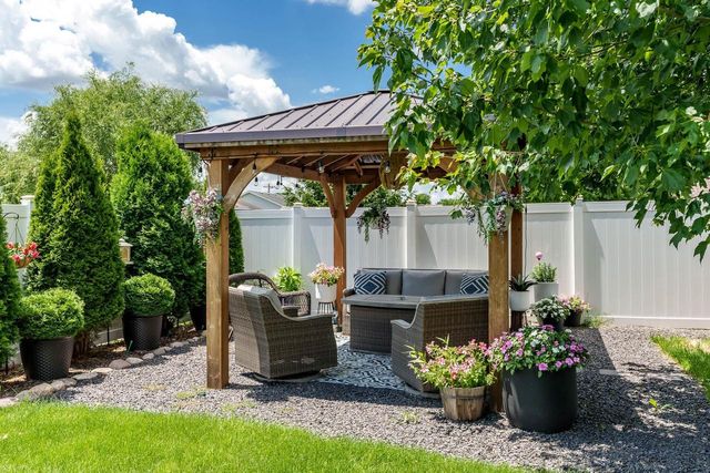 4468 Deer Point Drive, Janesville, WI 53546
