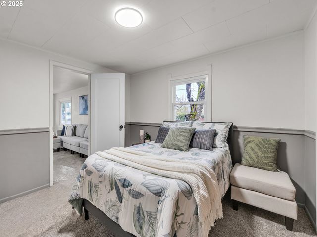 184 GREENWOOD Dr, Jefferson, OR 97352