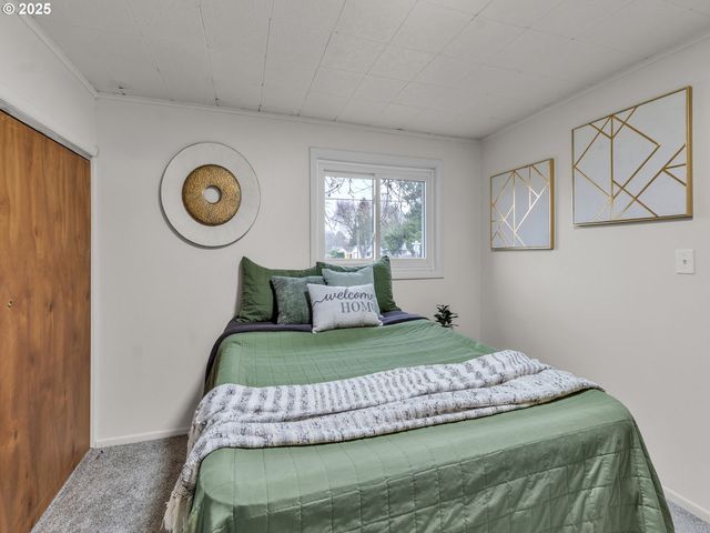 184 GREENWOOD Dr, Jefferson, OR 97352