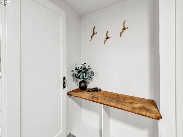 184 GREENWOOD Dr, Jefferson, OR 97352