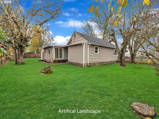 184 GREENWOOD Dr, Jefferson, OR 97352