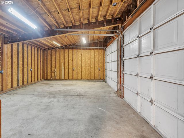 184 GREENWOOD Dr, Jefferson, OR 97352