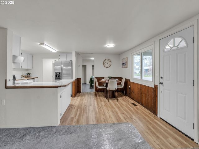 184 GREENWOOD Dr, Jefferson, OR 97352