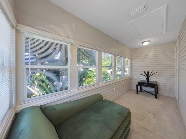 614 8TH STREET N, St Petersburg, FL 33701