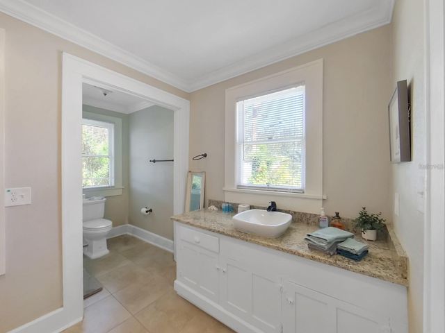 614 8TH STREET N, St Petersburg, FL 33701