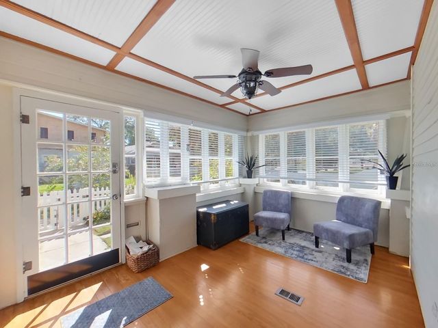 614 8TH STREET N, St Petersburg, FL 33701