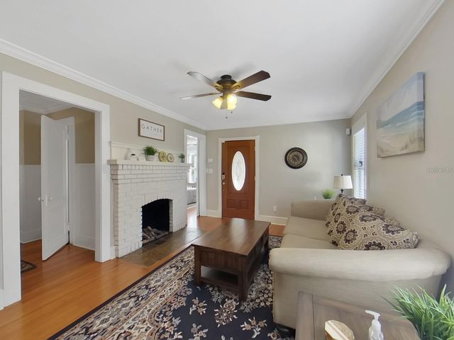 614 8TH STREET N, St Petersburg, FL 33701