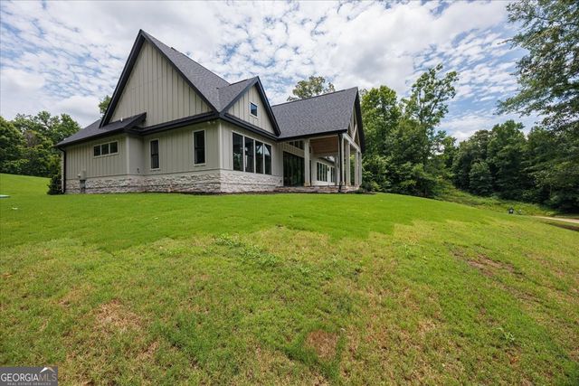 106 Equestrian Court, Forsyth, GA 31029