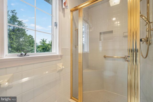 6916 SUMMERSWOOD DR, Frederick, MD 21702