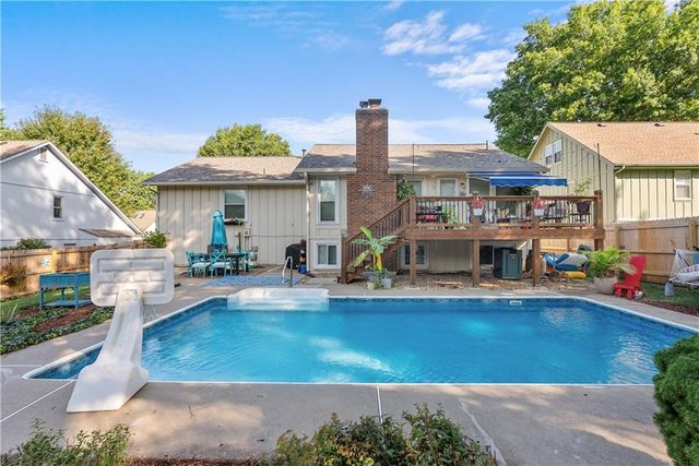 1000 NW Forest Drive, Blue Springs, MO 64015