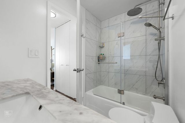3930 N Pine Grove Avenue 2903, Chicago, IL 60613