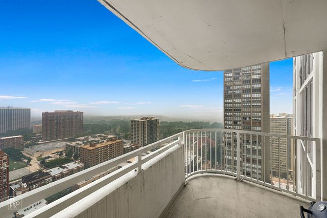 3930 N Pine Grove Avenue 2903, Chicago, IL 60613