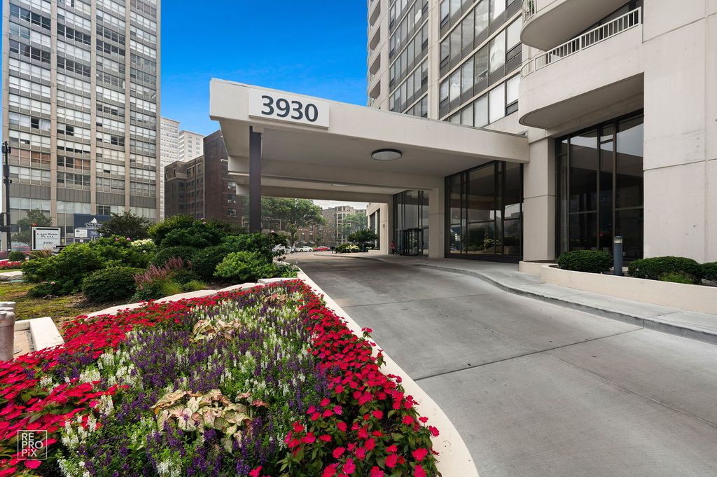 3930 N Pine Grove Avenue 2903, Chicago, IL 60613