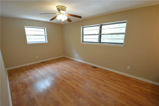 34 Tamworth Circle, Bella Vista, AR 72715