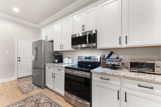 1811 Poeyfarre Drive, Lake Charles, LA 70611