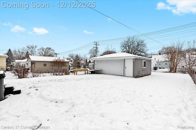 3304 Chestnut Street, Dearborn, MI 48124