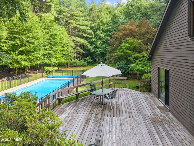 623 Bruno Road, Clifton Park, NY 12065