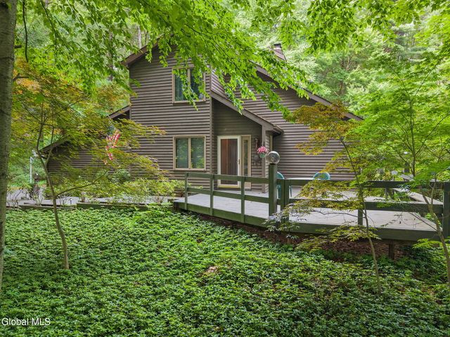 623 Bruno Road, Clifton Park, NY 12065