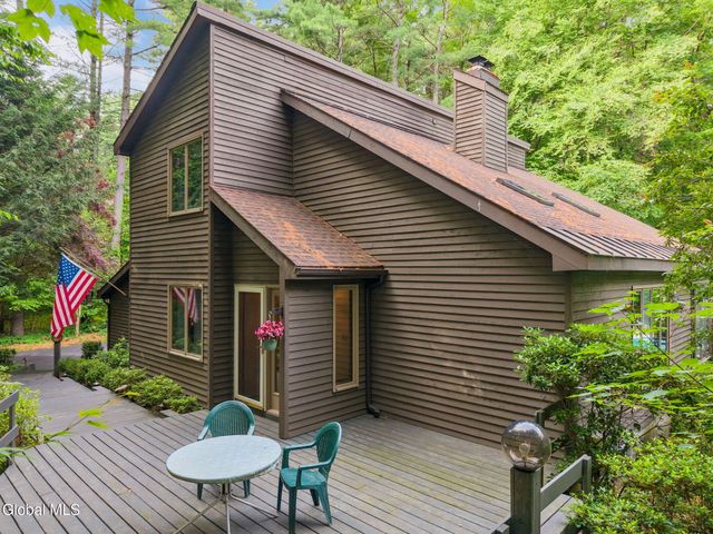 623 Bruno Road, Clifton Park, NY 12065