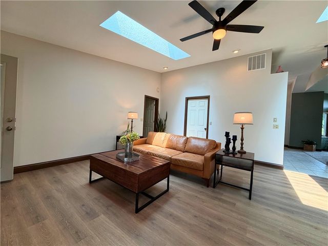 2244 Blackoak Drive, Troy, OH 45373