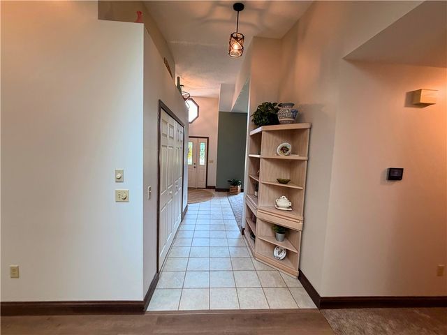 2244 Blackoak Drive, Troy, OH 45373