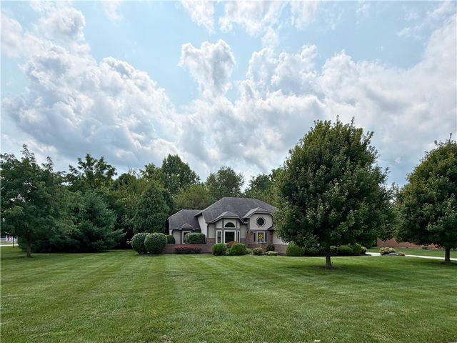 2244 Blackoak Drive, Troy, OH 45373